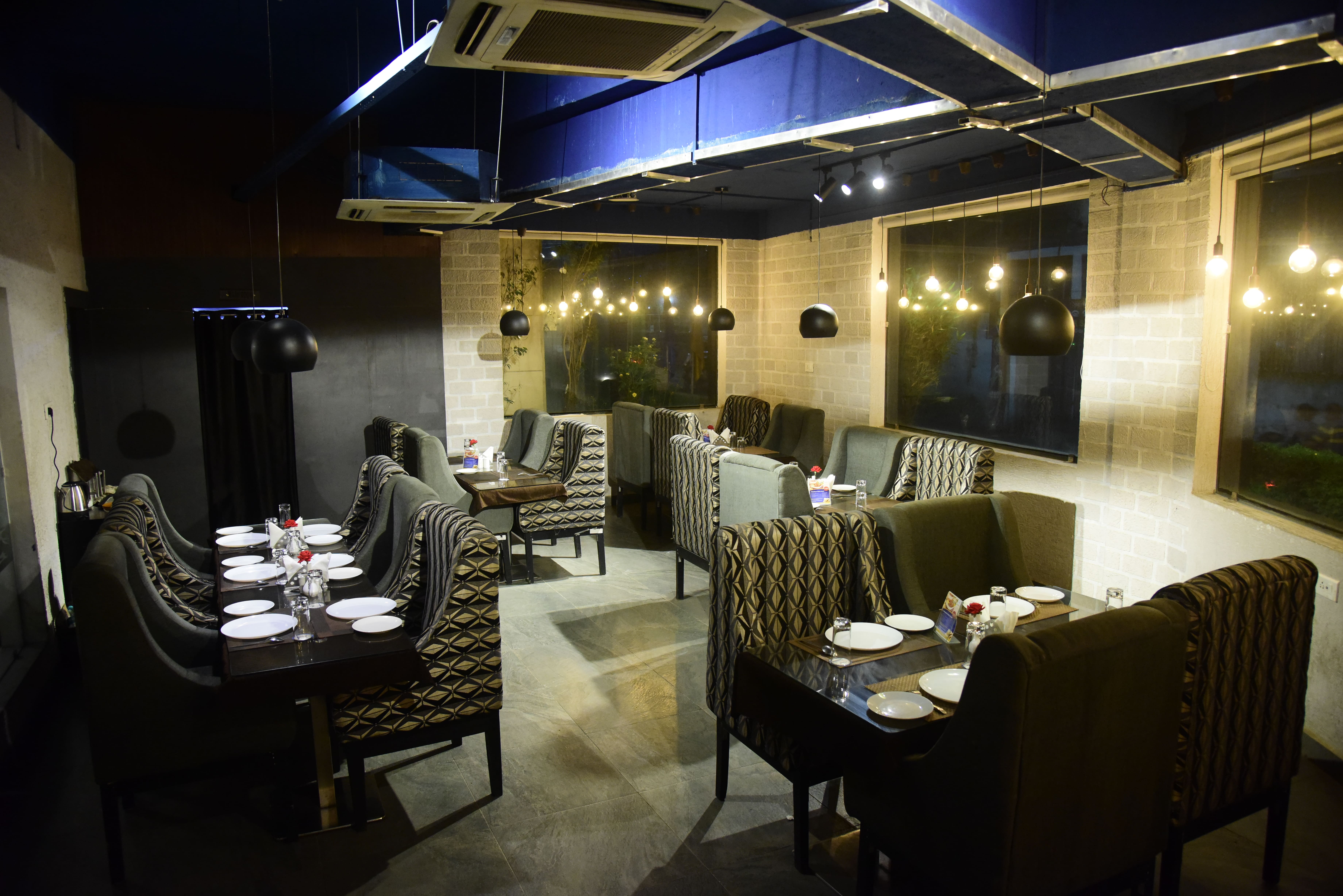 Riveria Restaurant