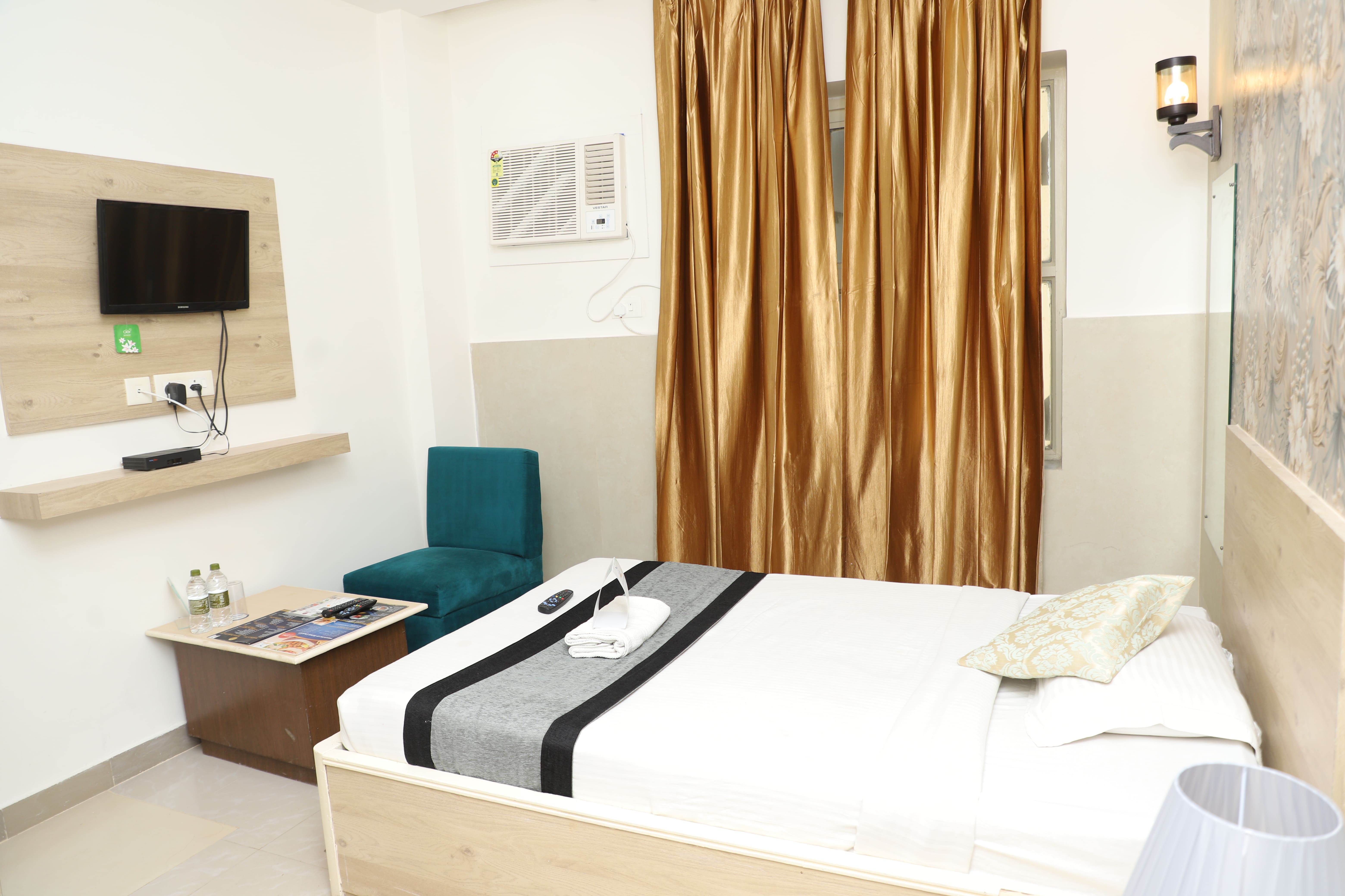 Single AC Room